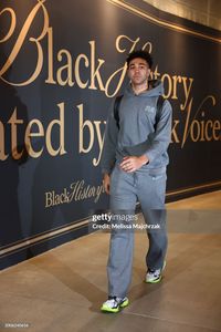 Trayce Jackson-Davis of the Golden State Warriors arrives to the... Fotografía de noticias - Getty Images