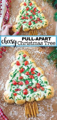 The BEST Cheesy Christmas Tree Pull-Apart Bread!