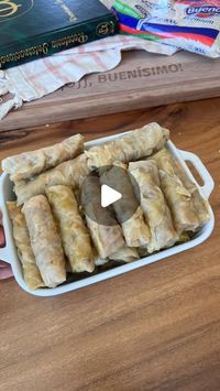 Paulina Marcos on Instagram: "REPOLLO RELLENO / MALFOUF
De mis platos preferidos creciendo eran estos rollitos árabes de col rellenos con arroz y carne. Además de nutritivos son súper reconfortantes y deliciosos.

Ingredientes:
 - 1 repollo mediano
 - 500 g carne (yo usé vampiro de pulpa negra)
 - 1.5 tazas arroz
 - 1 cda pasta de tomate
 - 2 cda aceite de oliva
 - 1/2 cda cebolla en polvo
 - 1/2 cda ajo en polvo
 - 1/4 cda all spice
 - 1/4 cda pimienta
 - 1 cda sal

Para la cocción:
 - Agua de donde herviste la col
 - 1 cda sal
 - 1 cda consomé
 - 4 limones

Si utilizas olla a presión, hierve por 30 minutos y después hierve 20 minutos adicionales para que se termine de evaporar el líquido. Si lo haces en una olla normal, hierve una hora tapado y 40 minutos destapado.

Guarda esta receta p