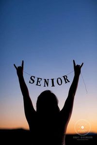 Senior Picture Ideas | Skip To My Lou