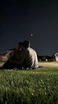 Date night | stargazing | lunar eclipse | sky photography | relationship goals | couple goals | couple photography | boyfriend | couple inspo