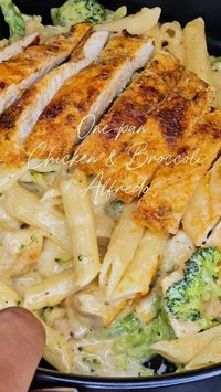 Switched up my Sunday dinner vibe tonight with a simple one-pan meal - Chicken & broccoli Alfredo pasta! 🍝🥦 Super quick and easy, ready in just 25 mins! 🕒 And the best part? Only one pan required! Would you give this a try? 🍳 Here's a sneak peek at the ingredients I used - no measurements, season with your heart! 🌟 Chicken breast Seasonings of your choice Olive oil Penne pasta heavy cream minced garlic parmesan cheese mozzarella cheese butter broccoli! 😋 #EasyDinner #OnePanMeal #Yumyum #coo...