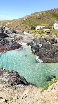 The waters are even clearer than this in person....crystal clear and the most amazing shade of turquiose blue you can imagine. Incredible painting inspiration.            #cornwall #kynancecove #wildswimming #crystalclear #turquoise #blue #paintinginspiration