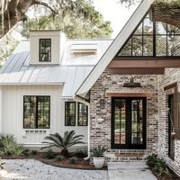 Half_brick_half_siding_exterior_with_coastal_vibes 15