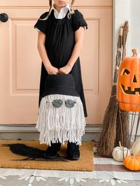 Accessorize your costumed Wednesday Addams with a coordinating treat bucket, cutest Cousin Itt you ever did see! 👻 DIY here: https://lollyjane.com/diy-cousin-itt-treat-bucket/ 👉Cousin Itt Trick Or Treat Bucket inspired by @freeform #31NightsofHalloween on @directv stream! #DIRECTVCreator #Hallowdays #Sponsored