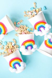 party deko ideen, regenbogen partybecher selber machen, partydeko kindergeburtstag