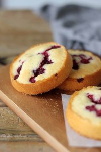 Vanilla and Raspberry Cakes – Butter Baking