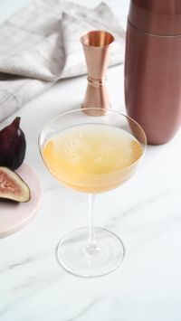 Mellow sweetness of California Fresh Figs combined with warm spice of ginger makes the most delectable combo in this summer sparkler. Complete with grand mariner and chilled prosecco, say hello to your new favourite cocktail.