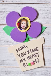 Here's 20 easy mothers day DIY craft ideas for kids that's simple and perfect for warming mom's heart on mother's day!