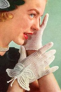 I love these gloves... if only I knew how to crochet!