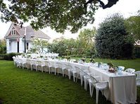 Small Wedding Ideas | S-curve reception table at Deepwood Museum & Gardens in Oregon