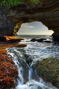 ✯ Sea Arch of Tanah Lot in Bali, Indonesia