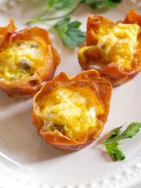 Prosciutto Sausage and Egg Cups - low-carb and Keto friendly, these are great for make ahead and on-the-go breakfasts. #sausage #egg #cups #breakfast #lowcarb #keto #healthy