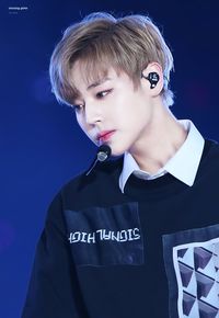 SỐC: Park Jihoon (Wanna One) bị sasaeng fan bám đuôi vào phòng khách sạn, quay lén cảnh thay quần áo