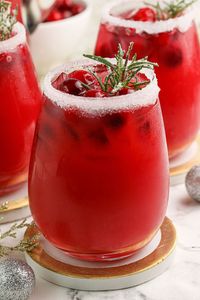 Christmas Mistletoe Margarita - My Incredible Recipes