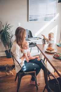 The Importance of Family Dinner & 5 Ways To Make it Happen | Barefoot Blonde Contributor - Victoria Schneider | Barefoot Blonde by Amber Fillerup Clark