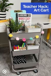 Set up a rolling art cart for easy access to supplies & find classroom organization, teacher hacks & ideas for a new classroom.