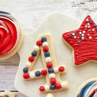 Custom sugar cookies, floral cupcakes, cookie cakes | Sacramento on Instagram: "“Oh my god, you look like the Fourth of July! Makes me want a hot dog real bad.” Enjoy your fourth! 🧨🌭 . . . . . . #tiffanysbuttercreamdreams #sugarcookiemarketing #sacfoodie #sacramentocookies #carmichaelcookies #fairoakscookies #citrusheightscookies"