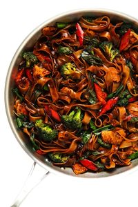 GimmeSomeOven.com 🇹🇭Rcp: Thai Drunken Noodles (Pad Kee Mao) 🧈SAUTÉ ▪Chicken (Beef Pork Shrimp Tofu) 1" pc ☆ADD ▪Garlic ▪Red Bell Pepper ▪Broccoli/Chinese Broccoli 🍯SAUCE STIR-FRY ★MIX ▪Oyster Sauce ▪Fish Sauce ▪Soy Sauce Low-Sodium ▪Sweet Dark Soy Sauce ▪Chili Garlic Sauce ☆TOSS-IN ▪Rice Noodles any size - cook as/pkg ▪CHICKEN ▪Scallion ▪Thai Basil (more Anise than Italian) 🌿GARNISH ▪Lime - wedge & slice ▪Thai Bird Chiles - on top (extra heat) ▪Peanut - chop ▪Fried Garlic 🍽️SERVE warm