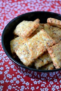 Biscuits apéro à la moutarde et au comté - Quand Nad cuisine...