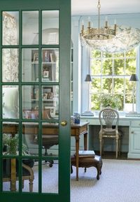 Filled with incredible interiors, Enduring Southern Homes by Eric Ross showcases some of his most beautiful projects and gives tips on how you can create your very own enduring home.