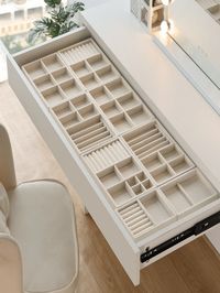 Apricot Collar Non-woven Fabric Embellished Storage & Organization