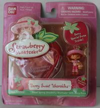 Sweet Spring Strawberry Shortcake with berry purse 2003 - BAN DAI Berry Sweet Wearables Item pictured is what will be sent