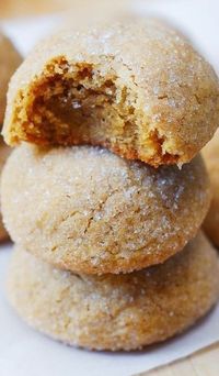 The best peanut butter cookies! #holidays #thanksgivingrecipes #christmasrecipes #christmascookies #cookies #christmasdessert #christmasideas #peanutbutter