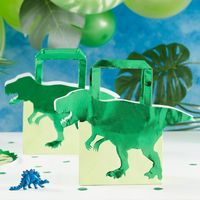 Our dinosaur party bags are the perfect kids party bags that will be a roaring success with your party guests! A fun party bag that will be enjoyed by everyone. Unfold the bag and place birthday cake and treats inside to delight your guests! Team with our fab dinosaur party supplies in our Roarsome range. Each pack contains 5 x bags 19cm (W) x 22cm (H) Gender: unisex.