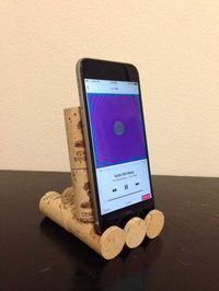 Cool DIY Ideas for Your iPhone iPad Tablets & Phones | Fun Projects for Chargers, Cases and Headphones | Wine Cork iPhone Stand | http://diyprojectsforteens.com/diy-projects-iphone-ipad-phone/