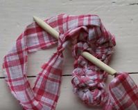 How to Make an Amish Toothbrush Rag Rug - The Brooklyn Refinery - DIY, Arts and Crafts