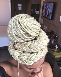 Blonde Box Braids Updo Idea #boxbraids #braidedupdo #updoidea