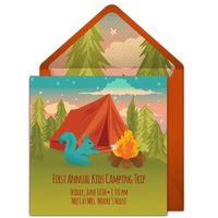 We can’t get enough of this free camping trip invitation! Adorable hand-illustrated scene. Creative way to invite friends to a camping birthday party or weekend camping trip. #handmade