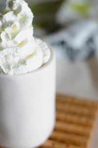 Save money and make a Starbucks White Chocolate Mocha at home with this easy DIY copycat recipe and video. Only 4 simple ingredients needed. #coffeelove #whitechocolate #mocha #starbucks #copycat #copycatrecipes #coffeedrinks #coffeehacks