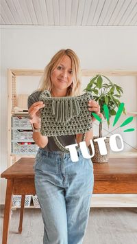 Cloquez sur le lien poir accéder au tuto très facile de ce sac au crochet