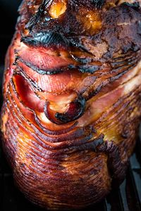 Easy tips and steps with everything you've ever wanted to know about how to cook a ham in the oven. Baked spiral ham recipe with a simple glaze. #adventuresofmel #ham #hamrecipe #howtocookahamintheoven #ovenbakedham #glazedham #spiralham #dinnerrecipes