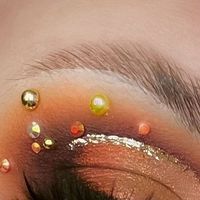 Gracie M. on Instagram: "I've been slacking with posting this week, it's been too hot in Vegas to even think! But I wanted to show some love to Nudetrals so here it is!

@cosmic_brushes Nudetrals palette 
@blendbunnycosmetics Saint Lashes
@benefitcosmetics Fluff Up Brow Wax

#cosmicbrushes #blendbunnycosmetics #benefitclubpink #benefitcosmetics #benefitbrows #neutralglam #neutralmakeup #eyeshadows #eyeshadowoftheday #makeupobsessed #makeupoftheday #makeupartist #eyeshadowpalette"