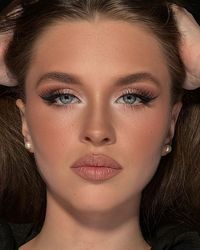 26 Wedding Makeup for Blue Eyes: The Alluring Contrast of a Bold Liner | #beautytips #beauty #makeup #makeupbrushes