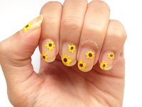 Sunflowers Nail Art / Day 14 of #31DC2015 - Flowers nails