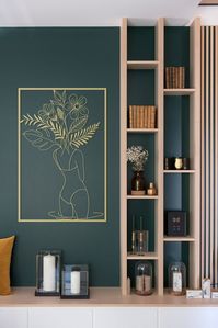 Female Body with Flowers- Gold Metal Wall Art is design of Black Ivy Crafts. We designed it with love=) Looking for an impressive and modern wall art for your home? This Gold Wall Decor will perfectly add character to your modern or mid-century home. Female line art can be part of your Bedroom, Living Room and Entry walls. If you want to use this metal artwork for your office, it is also a perfect wall hanging for your modern office decor. Looking for unique gift idea? For sure it can be also gi