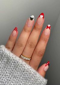 27+ Disney Nails That Are Pure *Magic* (simple, cute, classy)