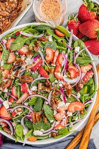 Strawberry Spinach Salad - thestayathomechef.com