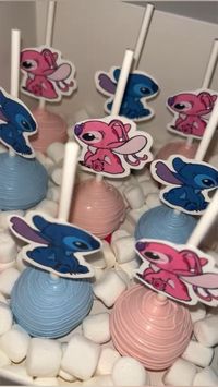 #birthdaycakepops #cakepops #stitchcakepops #angelcakepops #pinkandblue #babyshower #genderrevealideas #drizzle #cuteideas #treats