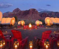 glamping with pioneered styled wagons - Capitol Free Resort, Utah