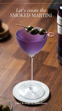 Get ready to raise your glass to the spooky season with a hauntingly delicious Smoked Martini by @jfdesfosses 🎃🍸This chilling sip features Empress 1908 Indigo Gin, a hint of dry vermouth, and a spritz of mezcal for a depth of flavour and a smoky finish. Topped with smoked olives, it's the perfect addition to your Halloweekend festivities! ✨