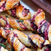 Lauren Sephton | Bright Moment Co. on Instagram: "These Blackberry Goat Cheese Puff Pastry Twists are an easy, salty and sweet appetizer that is perfect for a last minute holiday recipe! Paired with @drinkbubblr Triple Berry Breez’r 🫐🎄✨ INGREDIENTS ⬇️ BUBBL’R Triple Berry Breez’r, for serving 10 oz. Frozen or Fresh Blackberries 4 tbsp. Honey 1 tsp. Ground Cinnamon 1 sheet Frozen Puff Pastry, thawed 4 oz. Goat Cheese, softened 3 tbsp. Granulated Cane Sugar 1 Egg, beaten FIND FULL RECIPE on my blog at abrightmoment.com (also linked in bio) 🥰"