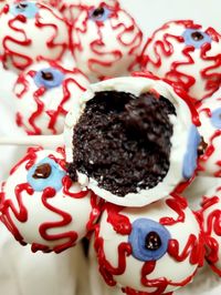 Eyeball Cake Pops - Simply Scratch Made