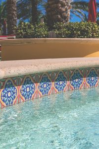 If you don't want ordinary tiles for your in ground pool, why not consider hand painted swimming pool tiles. #tiles #handpaintedtiles #pooltiles