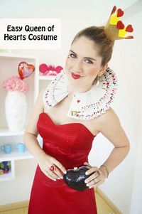 Best Last Minute DIY Halloween Costume Ideas - Queen Of Hearts - Do It Yourself Costumes for Teens, Teenagers, Tweens, Teenage Boys and Girls, Friends. Fun, Clever, Cheap and Creative Costumes that Are Easy To Make. Step by Step Tutorials and Instructions http://diyprojectsforteens.com/last-minute-diy-halloween-costumes