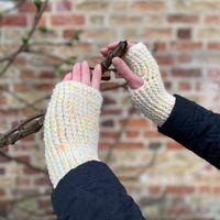 Exquisite and warm wrist warmers in a timeless design! They’re crocheted in Tweed Delight which is an incredibly soft wool mix with pretty tweed flecks that gives the yarn beautiful color variations and is available in several different combinations. The yarn has a great rustic structure that makes for a really pretty and simple looking end result. They’re crocheted using relief/post stitches that makes the fit incredibly comfortable. Have fun!